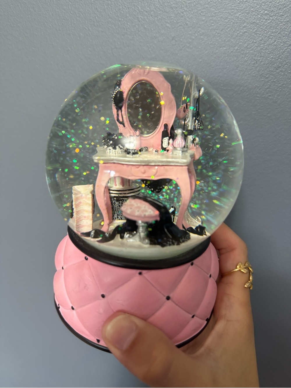 RARE Victoria’s Secret Vintage Musical Vanity Glitter Snow Globe La Vie en Rose